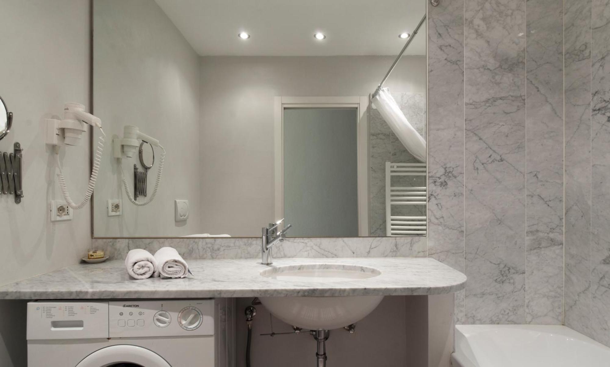 Residence Fink Central Apartments Bolzano Exterior foto